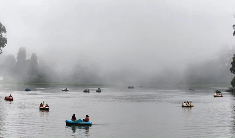 lake boat house ooty